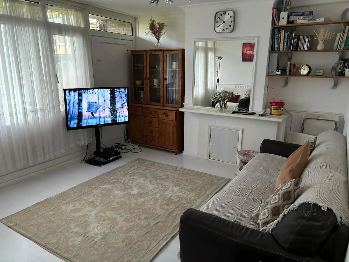 Lovely Spacious Apartment By Brick Lane London 0*,  United Kingdom