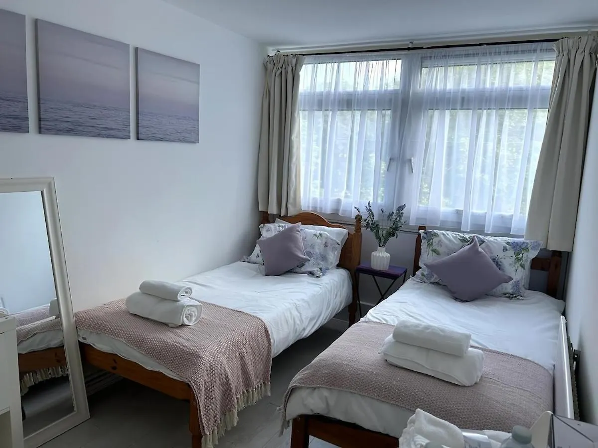 Lovely Spacious Apartment By Brick Lane London 0*,  United Kingdom