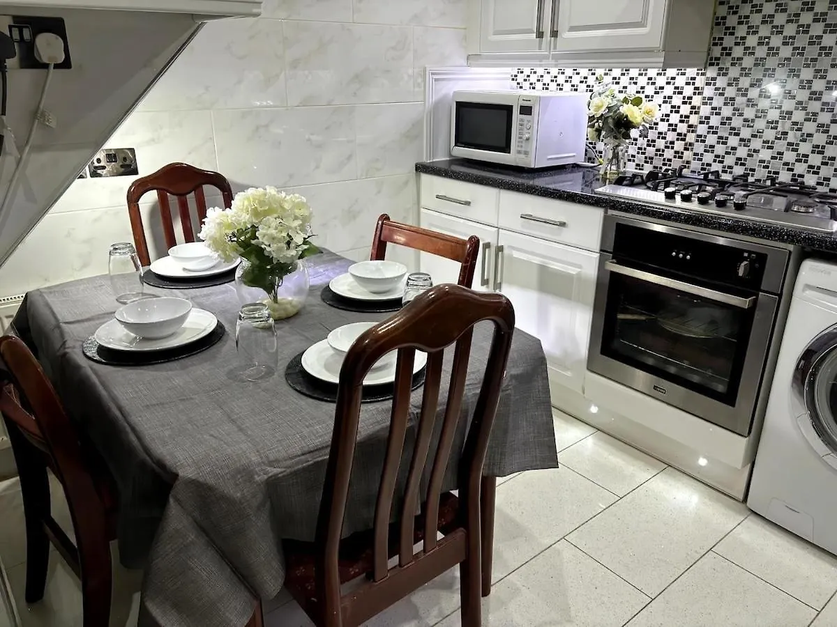 Lovely Spacious Apartment By Brick Lane London