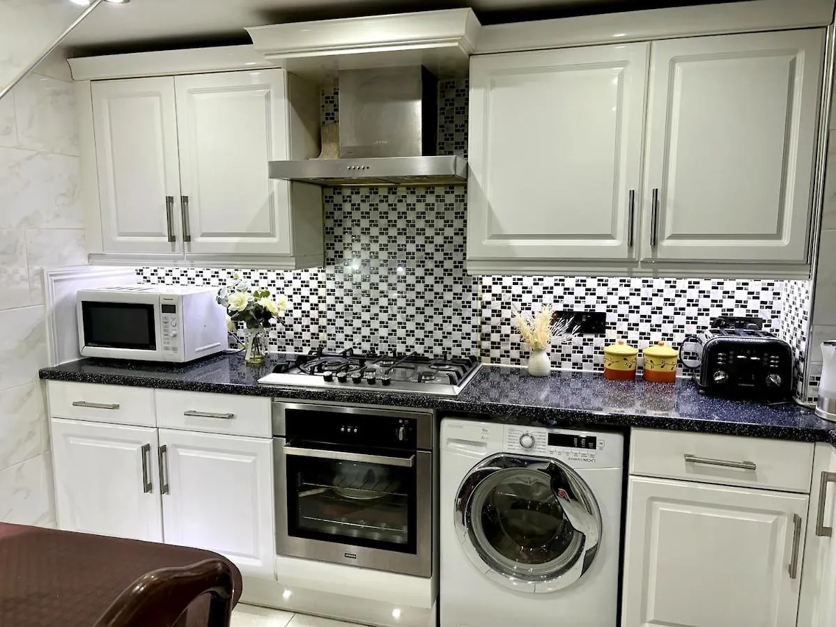 Lovely Spacious Apartment By Brick Lane لندن